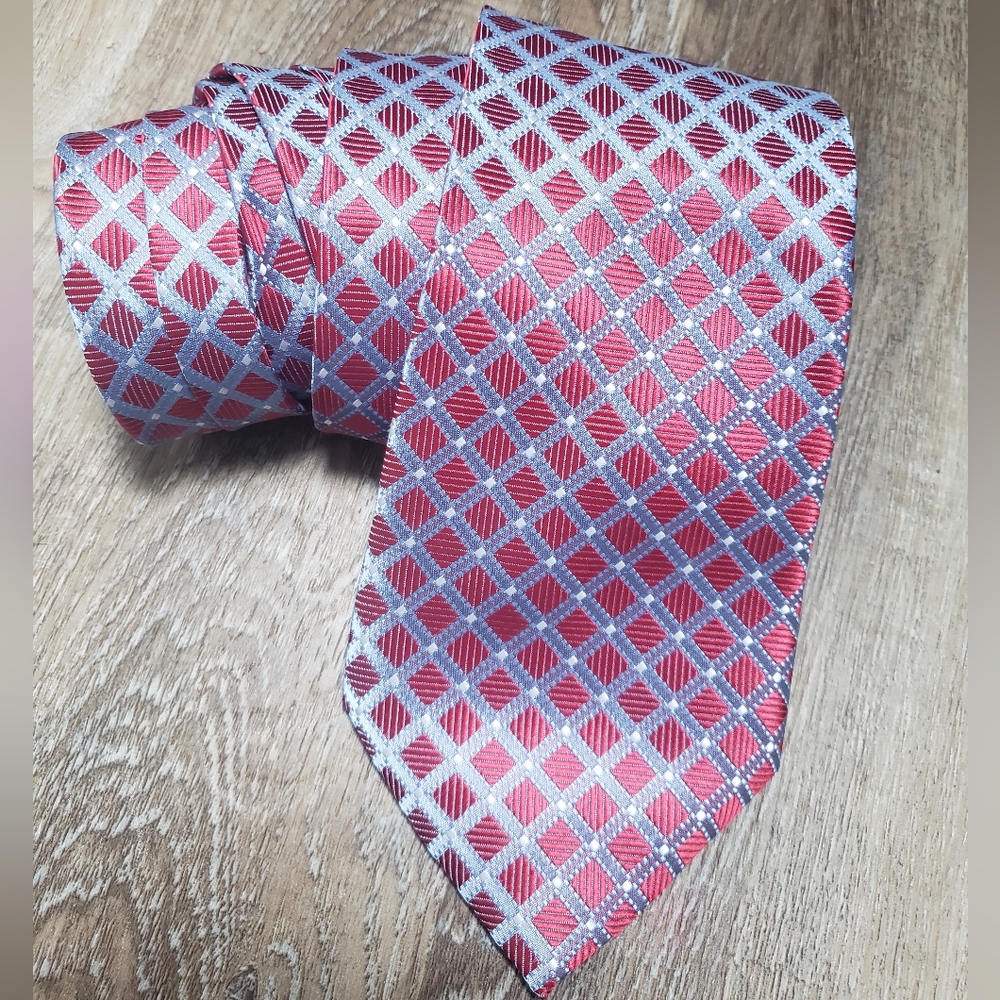 D & T Burgandy and Light Blue Geometric Design Tie